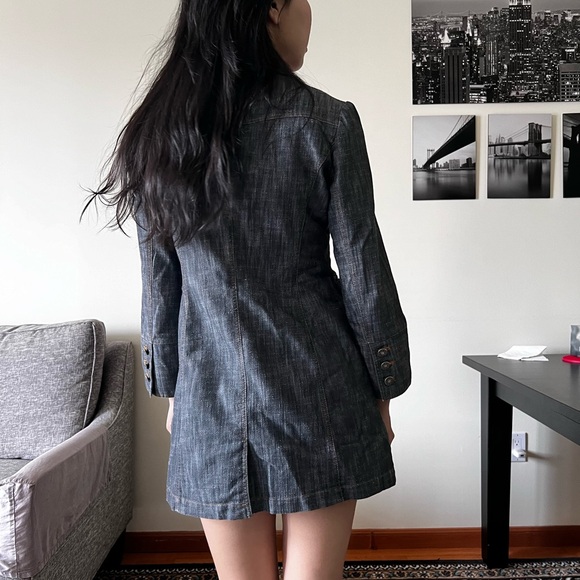 Vintage dark denim jacket with a 90s vibe - Picture 6 of 7